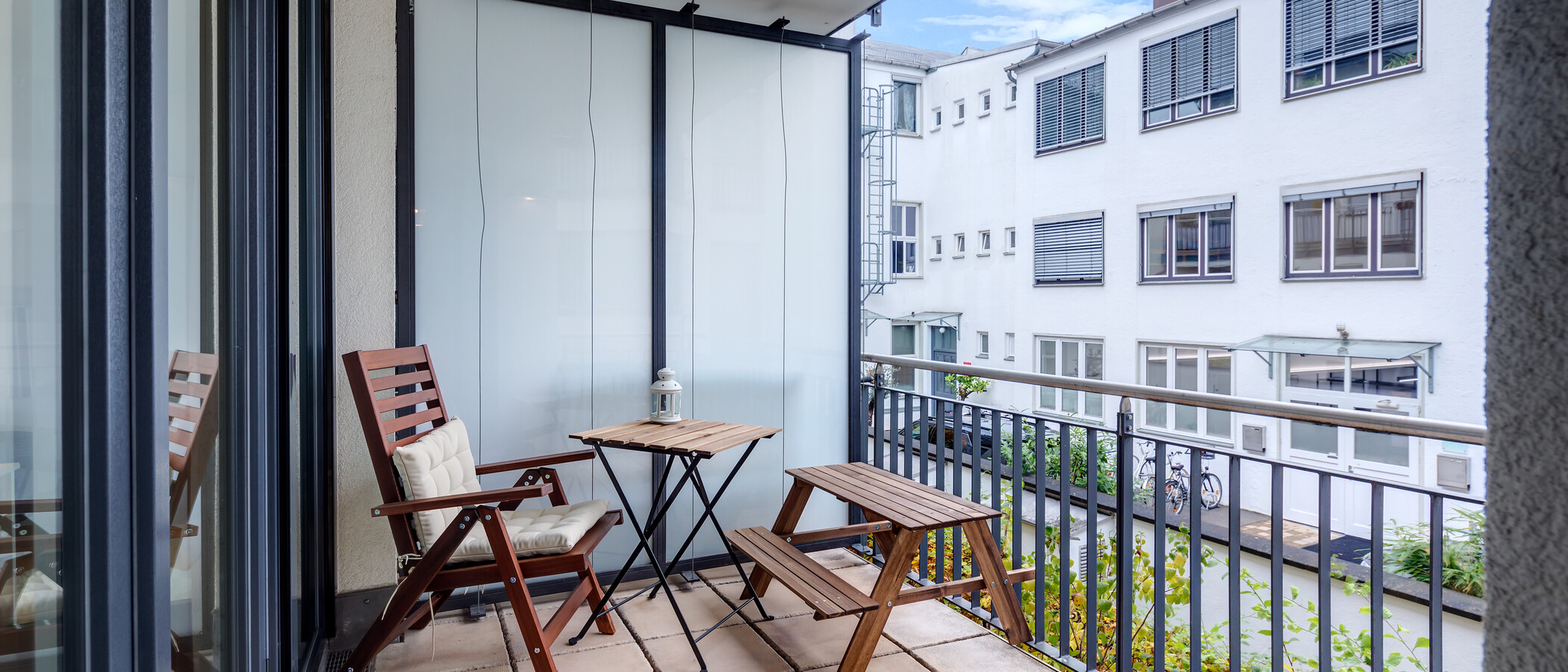 apartment München Maxvorstadt 01 balcony 10752