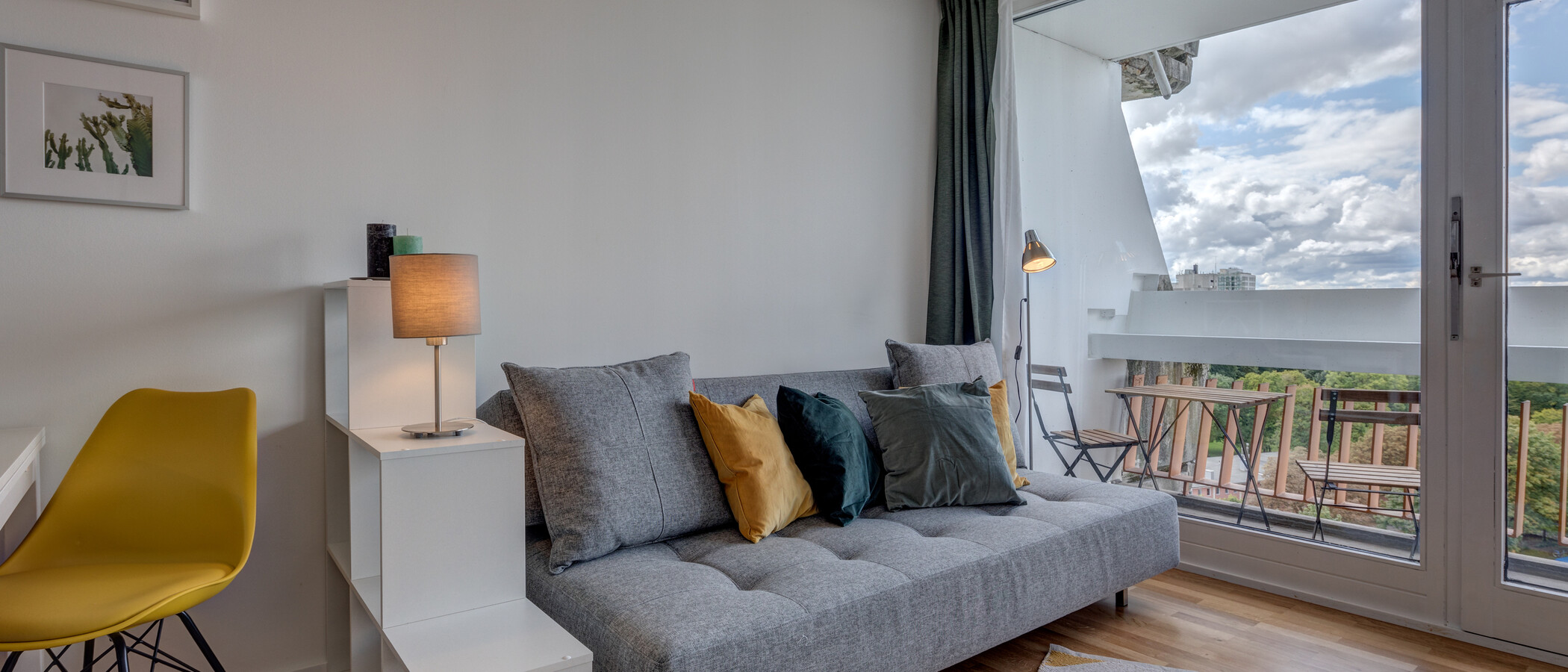 studio München Schwabing-Nord (zw. Leopoldstraße & Englischen Garten) 02 living room 10753