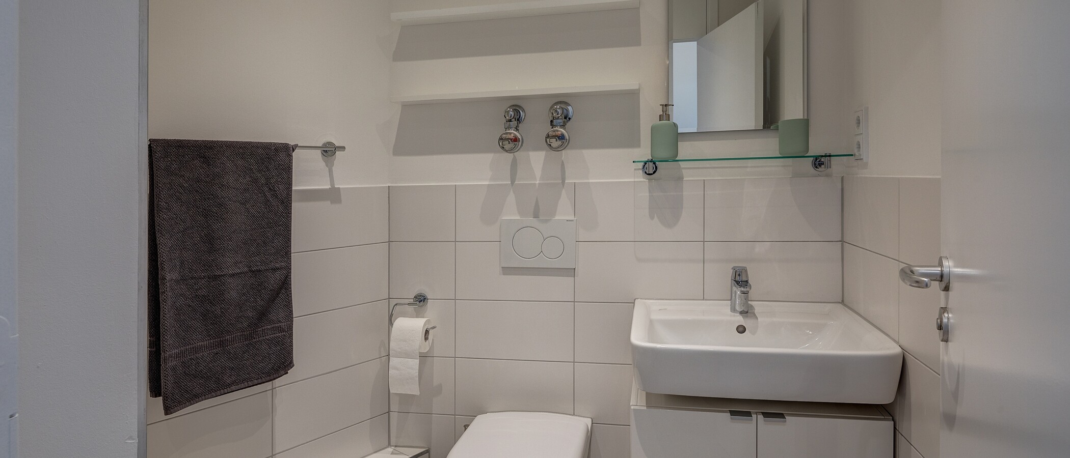 studio München Schwabing-Nord (zw. Leopoldstraße & Englischen Garten) 02 bathroom 10753