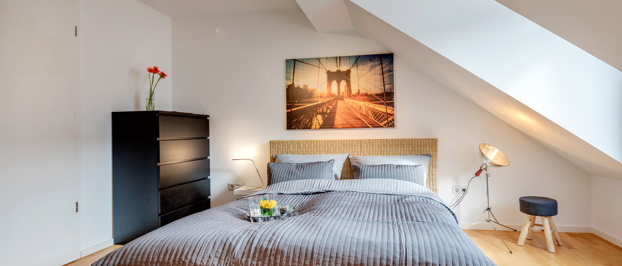 attic apartment München Schwabing-Nord (zw. Belgrad- & Leopoldstraße) 02 sleeping area 10759