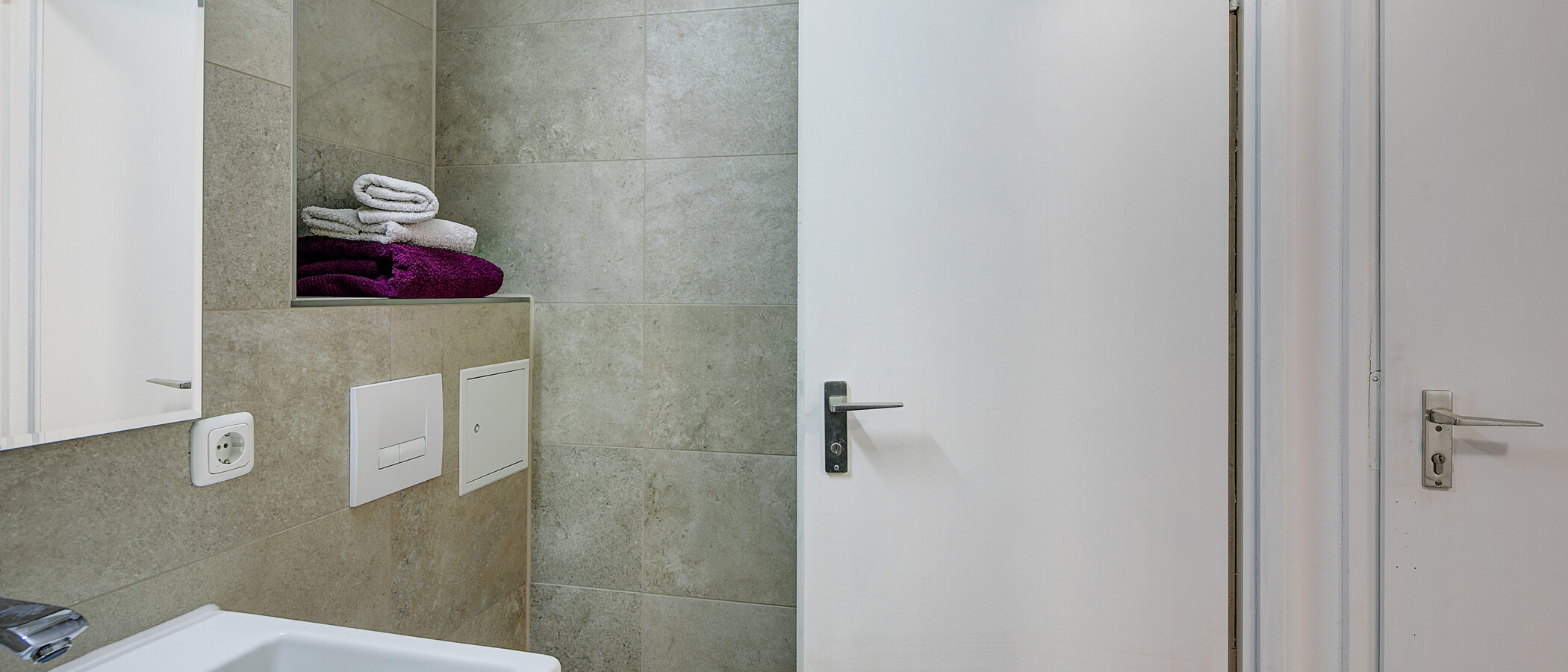 apartment München Neuhausen 03 bathroom 10774