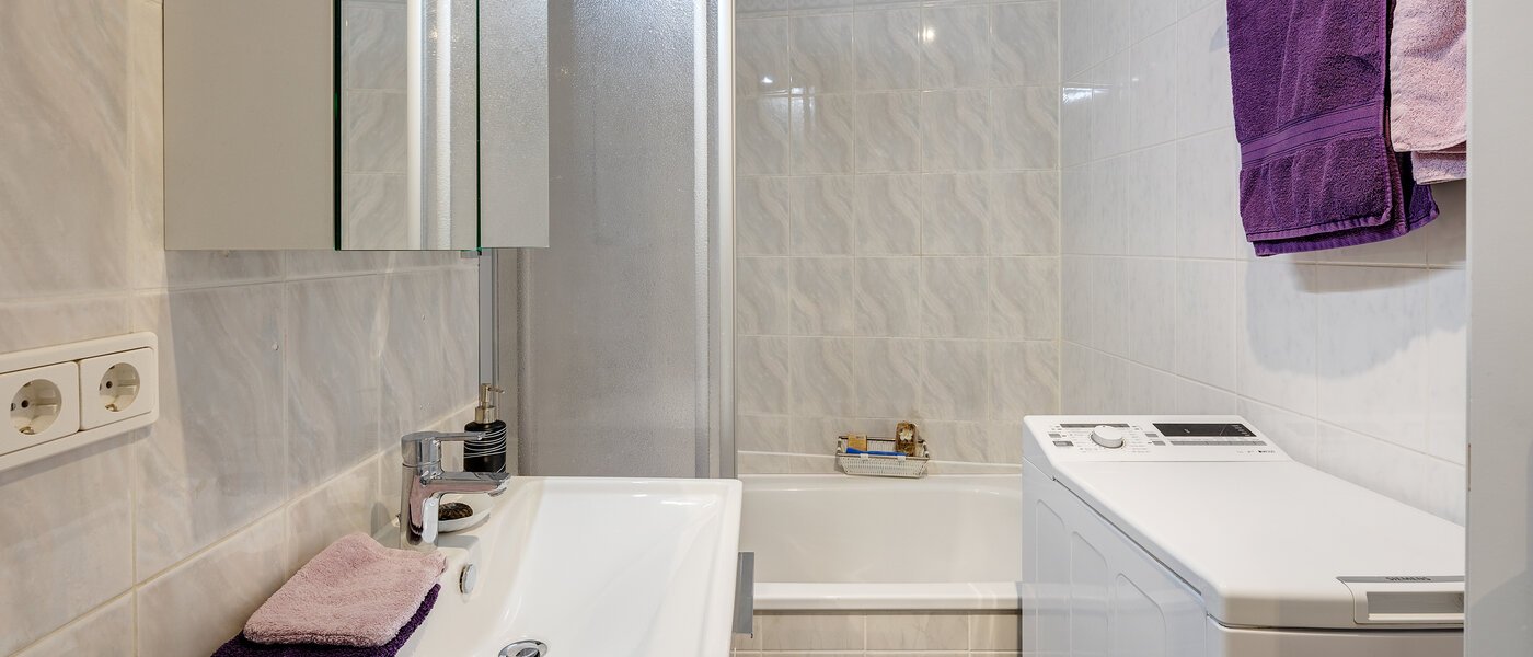 apartment München Denning 01 bathroom 10800