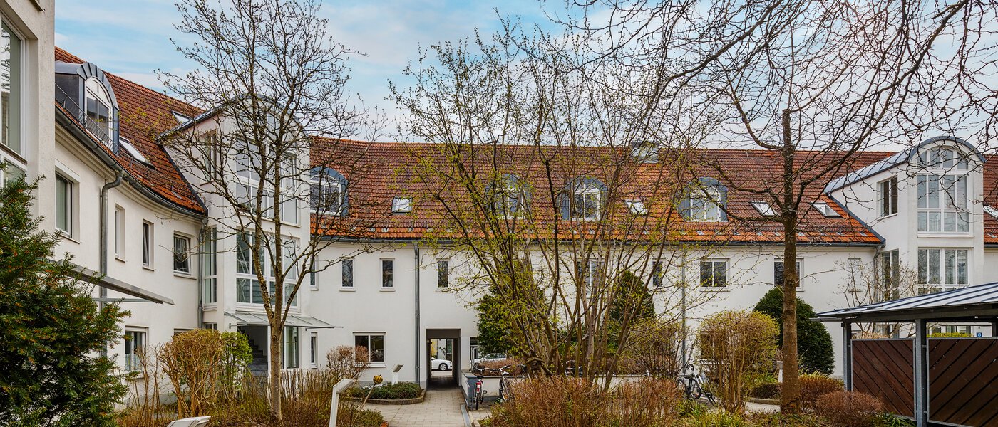apartment München Denning 01 inner courtyard  10800