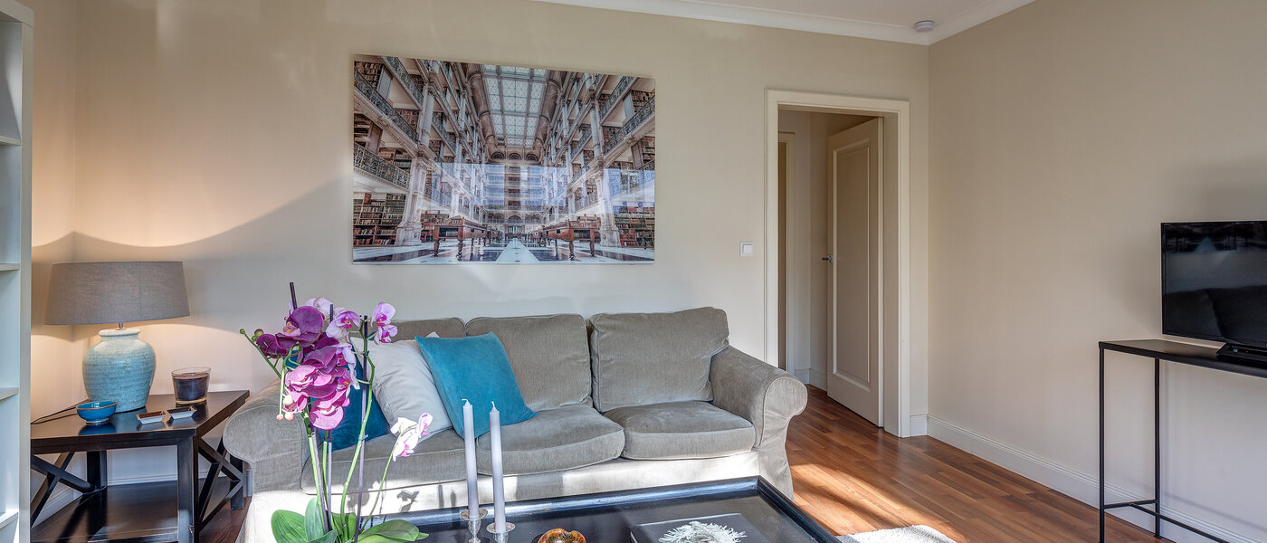 apartment München Herzogpark 03 living room 10801