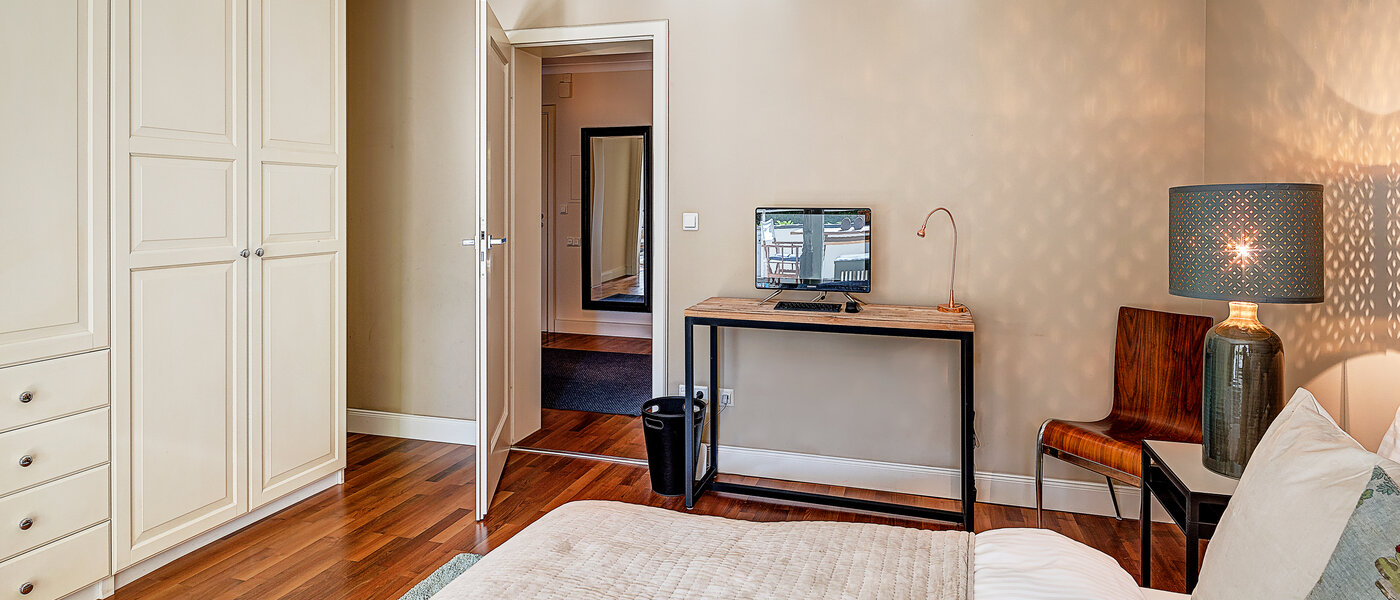 apartment München Herzogpark 03 sleeping area 10801