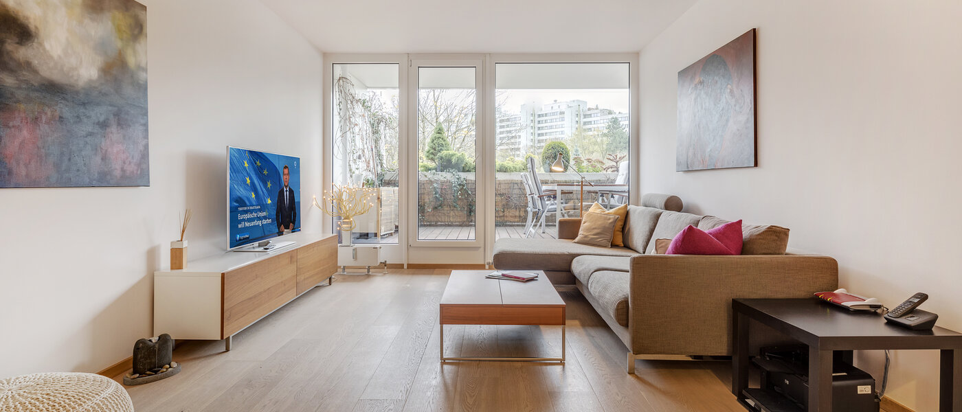 apartment München Olympiadorf 01 living room 10807
