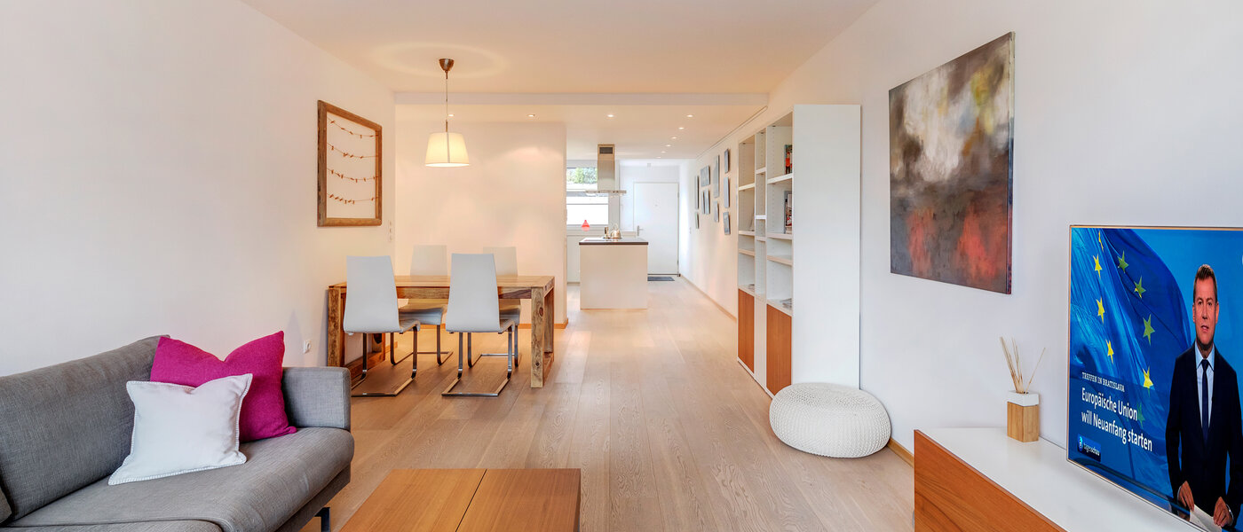 apartment München Olympiadorf 04 living room 10807