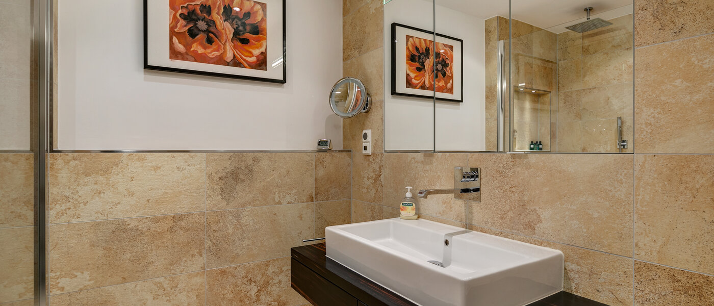 apartment München Olympiadorf 03 bathroom 10807