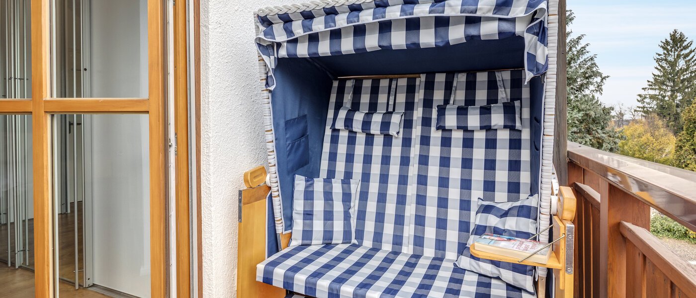 attic apartment München Denning 02 balcony 10809