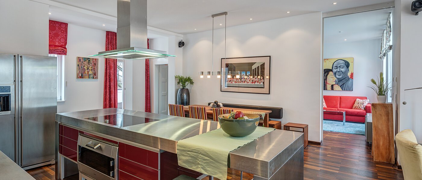 apartment München Bogenhausen 01 kitchen 10830