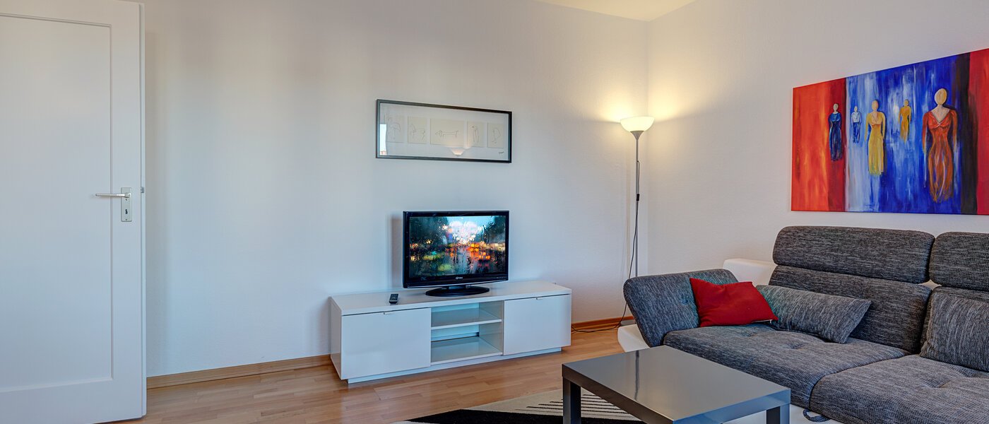 apartment München Schwabing (links der Leopoldstraße) 04 living room 10852