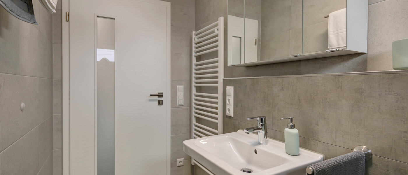 apartment Grasbrunn 03 2. bathroom 10864