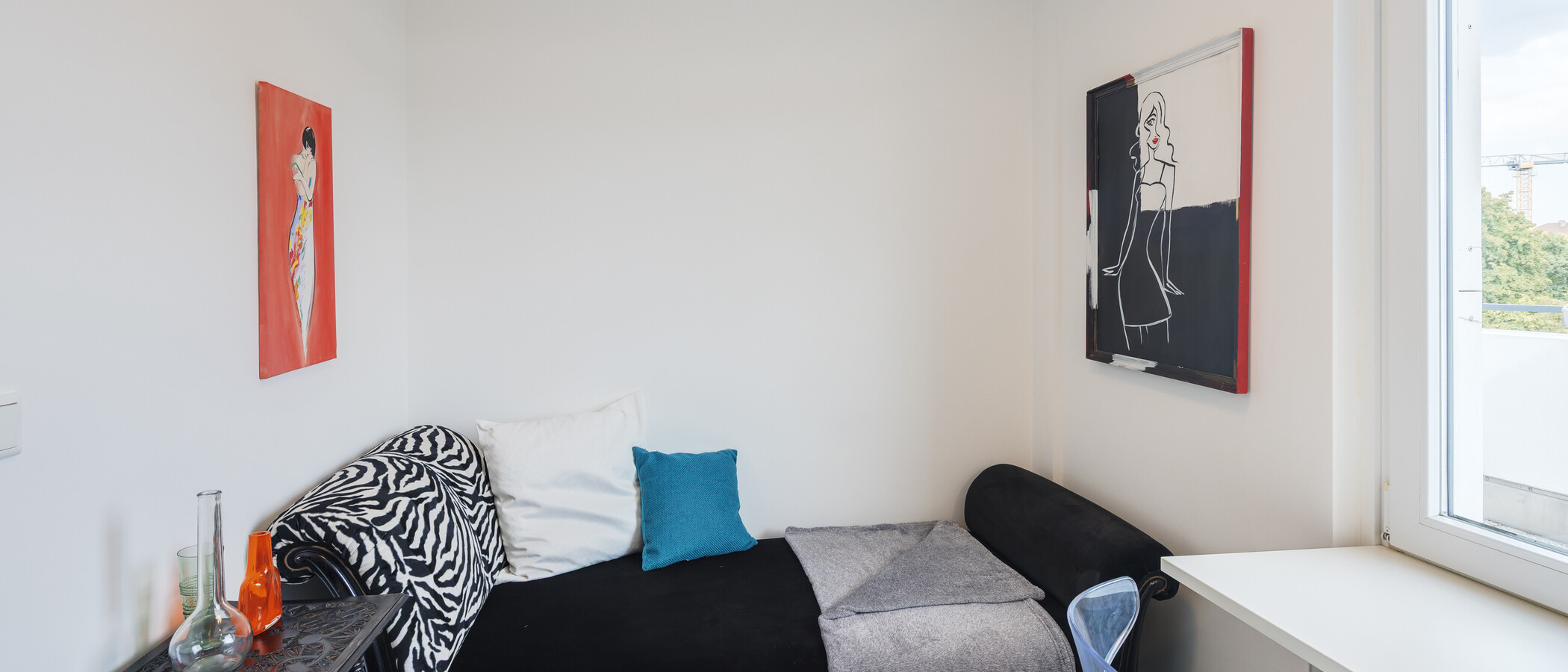 apartment München Neuhausen 01 Workspace/Guestroom 10865