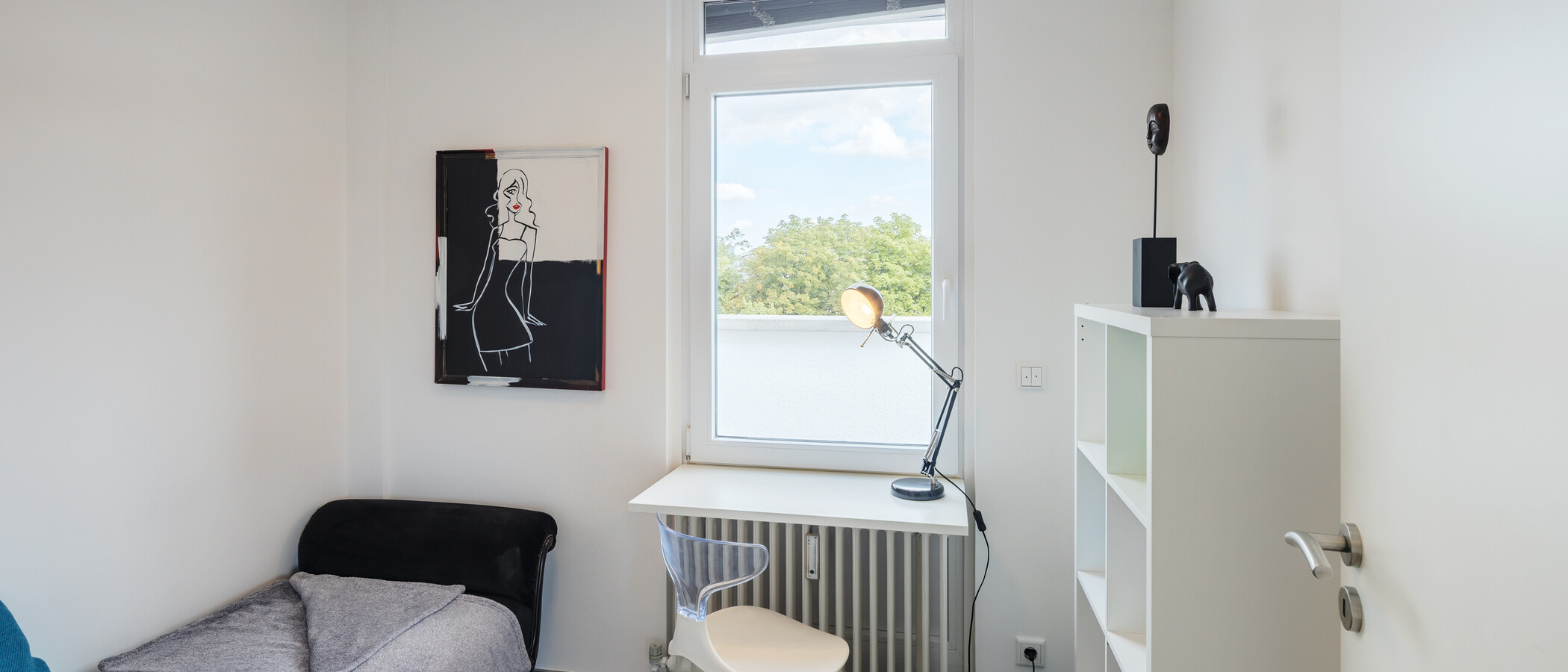 apartment München Neuhausen 02 Workspace/Guestroom 10865