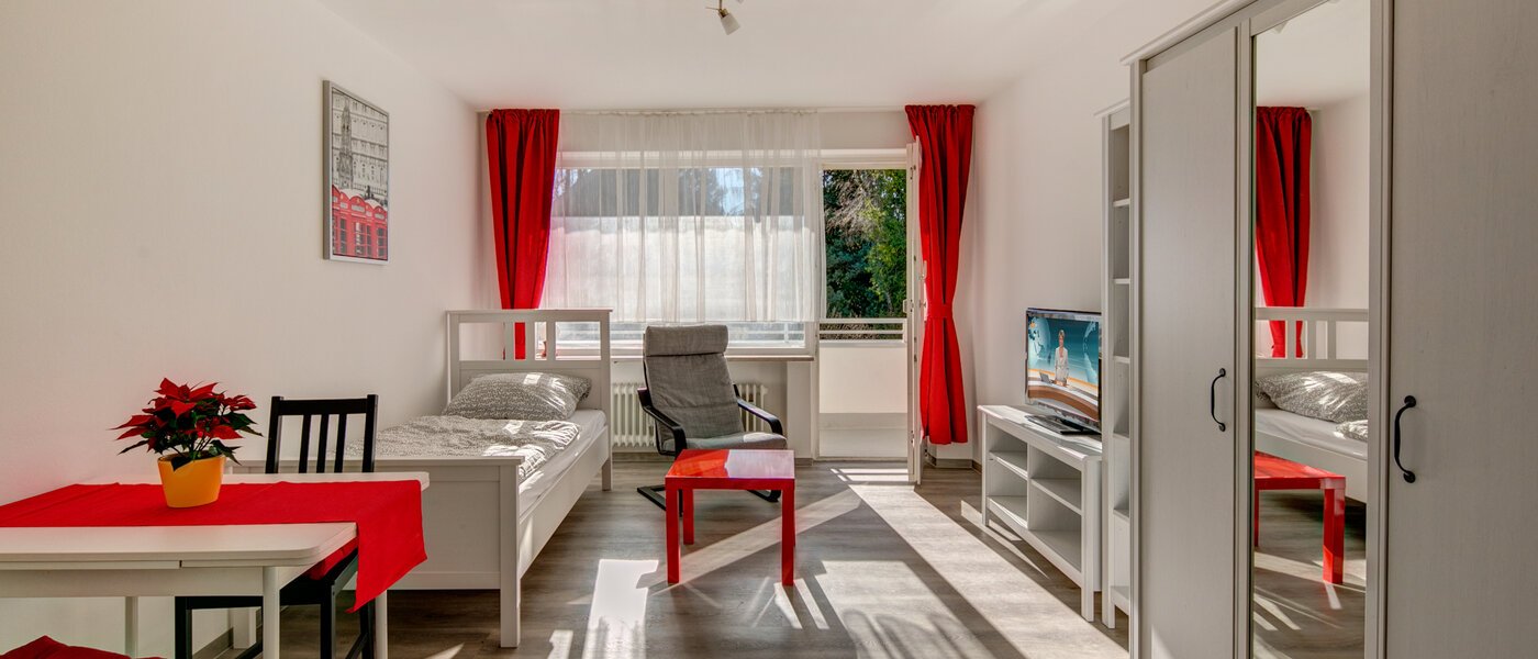 apartment München Berg am Laim 01 living room 1087