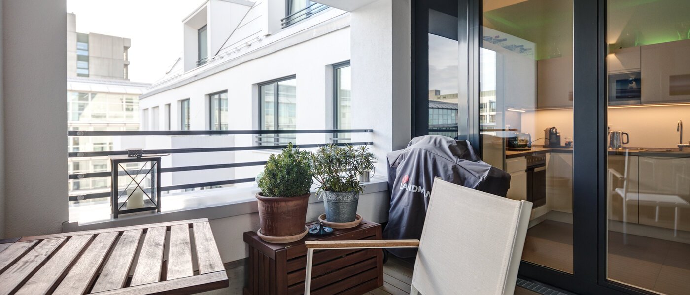 gallery apartment  München Maxvorstadt 02 balcony 10881