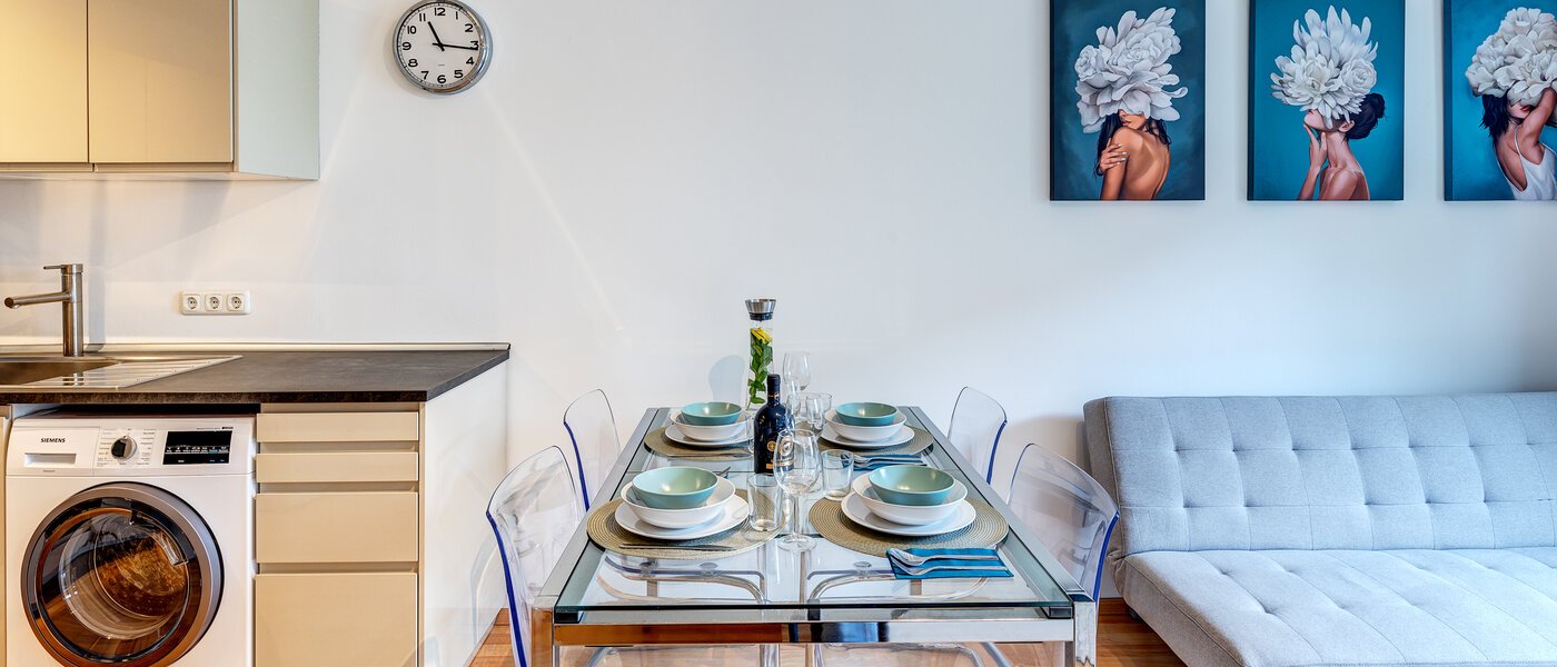 apartment München Schwabing-West (rund um den Hohenzollernplatz) 03 living area 10889