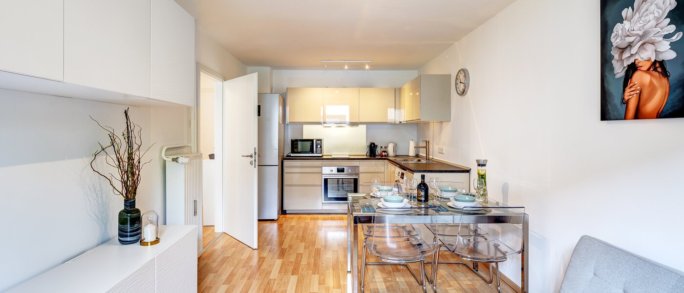 apartment München Schwabing-West (rund um den Hohenzollernplatz) 04 living area 10889