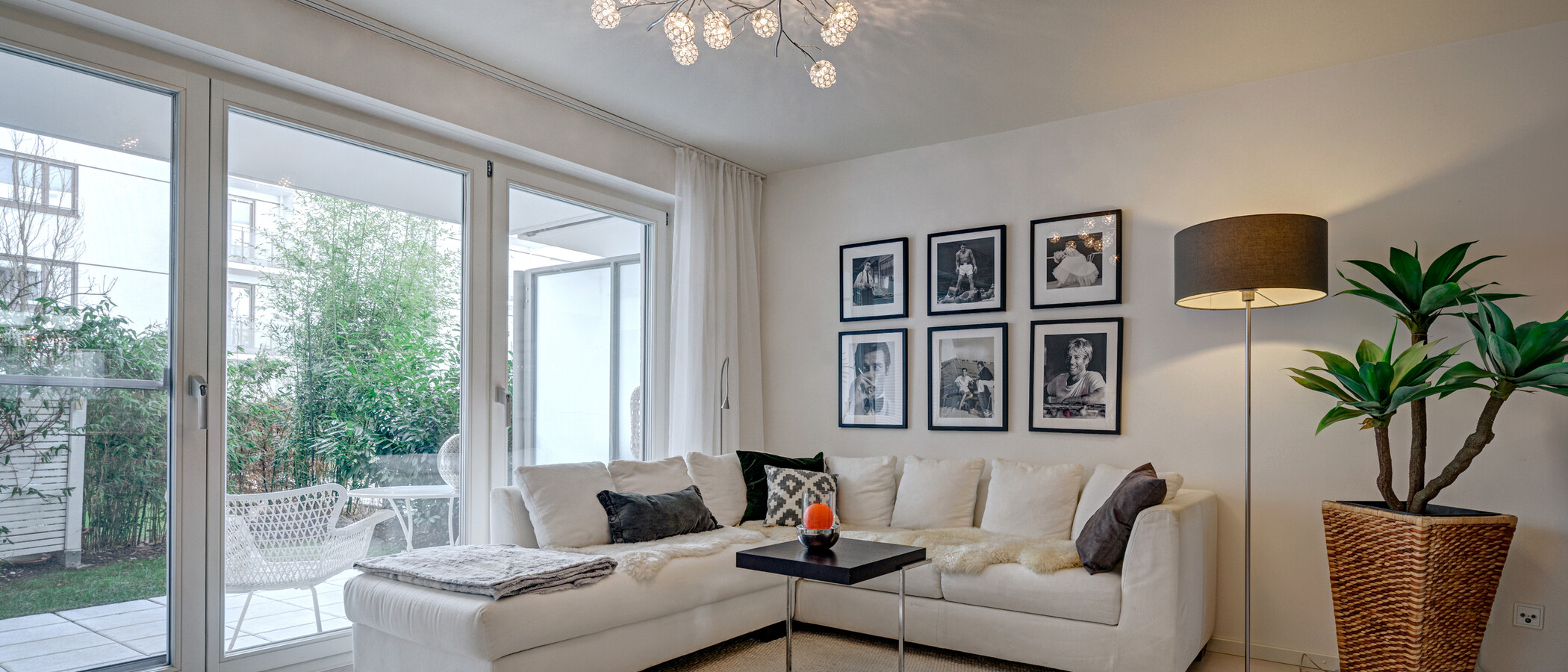 apartment München Schwabing-Georgenschwaige 02 living room 10906