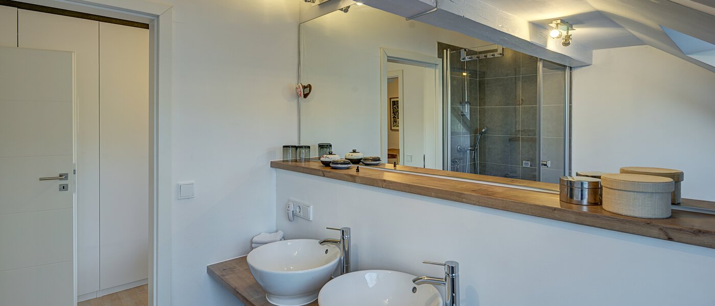 attic apartment München Pullach im Isartal 02 bathroom 10907