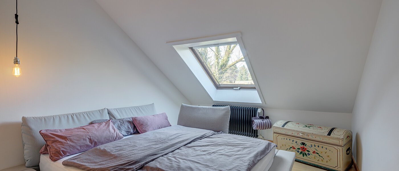 attic apartment München Pullach im Isartal 01 sleeping area 10907