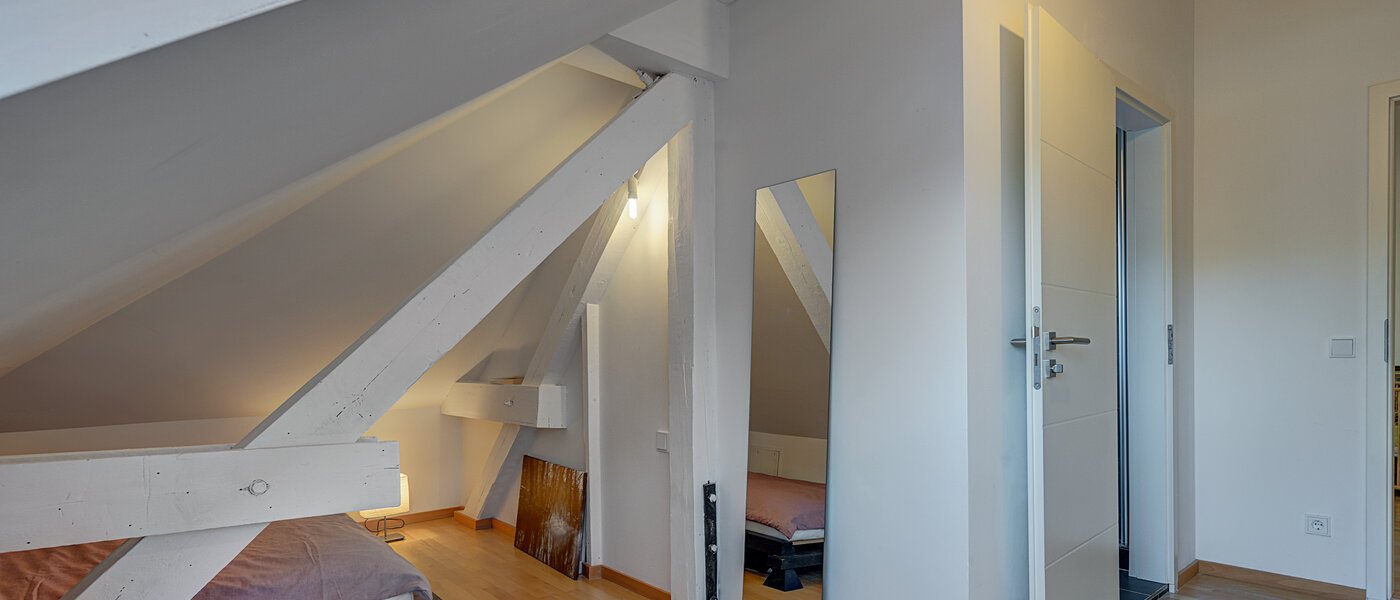 attic apartment München Pullach im Isartal 02 2. sleeping area 10907