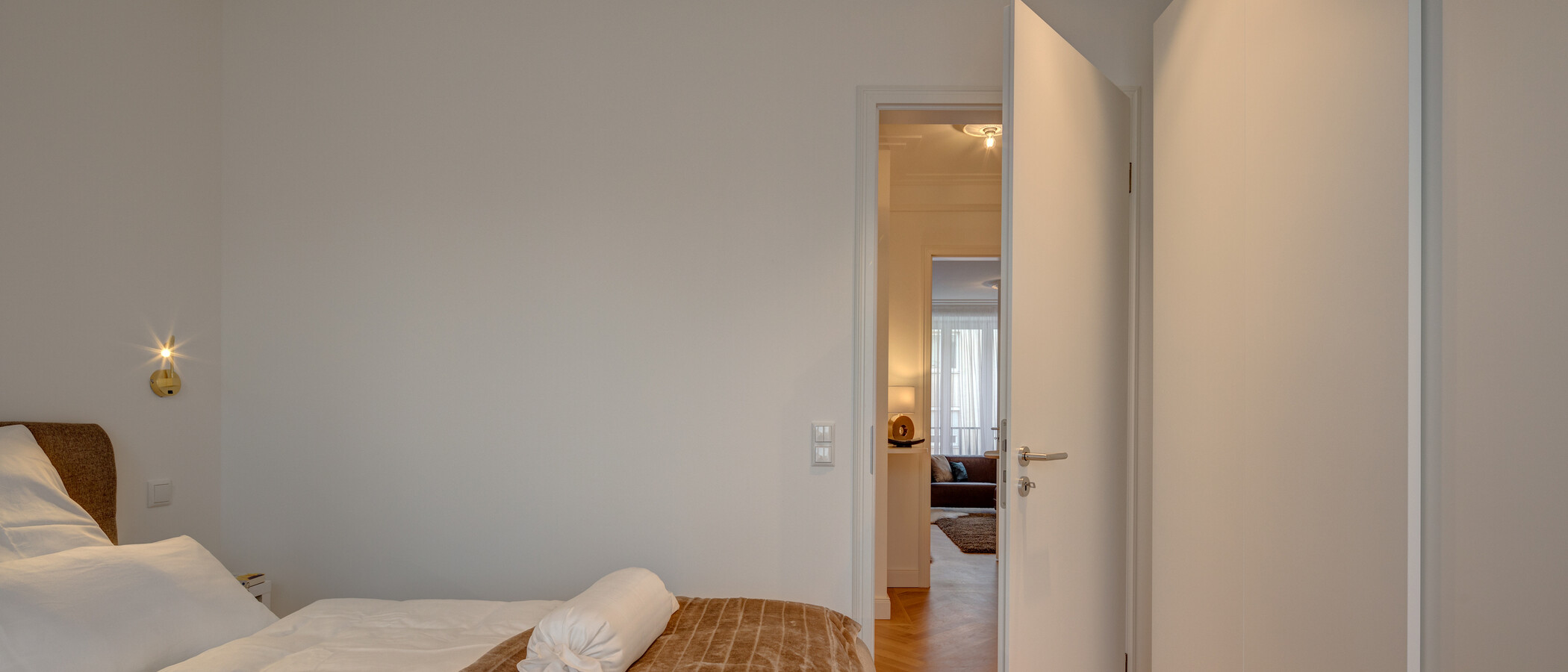 apartment München Maxvorstadt - Rund um den Josephsplatz 03 sleeping area 10909