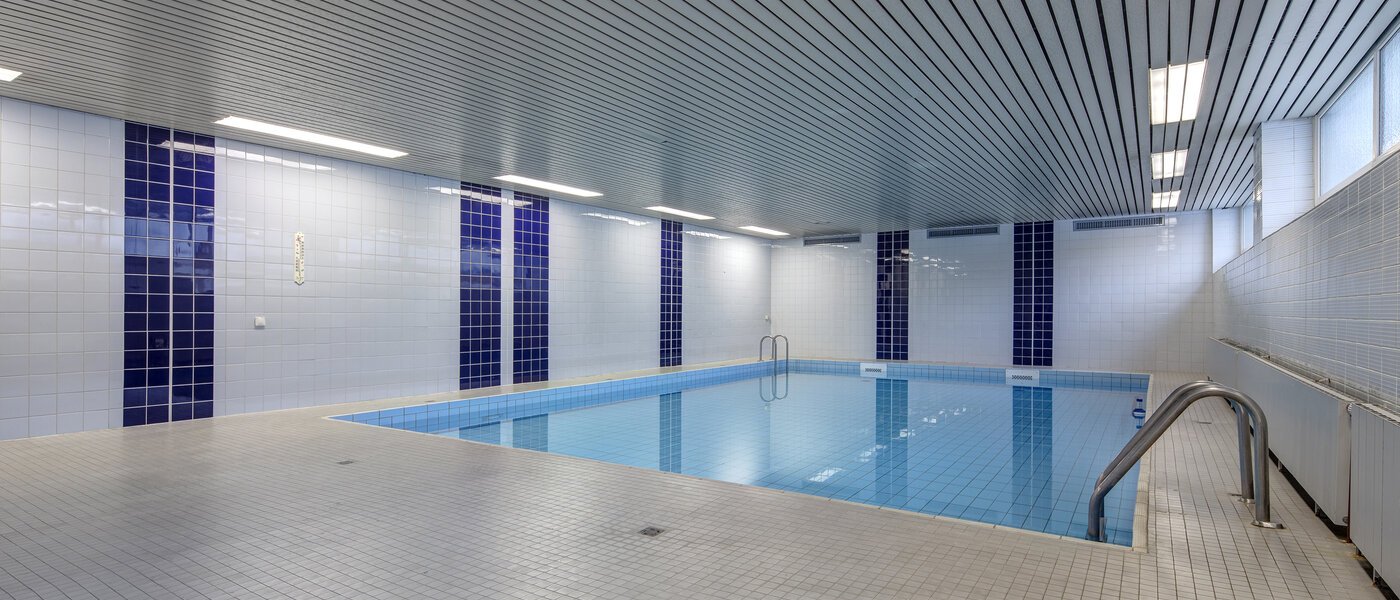 apartment München Westpark 01 pool 10928