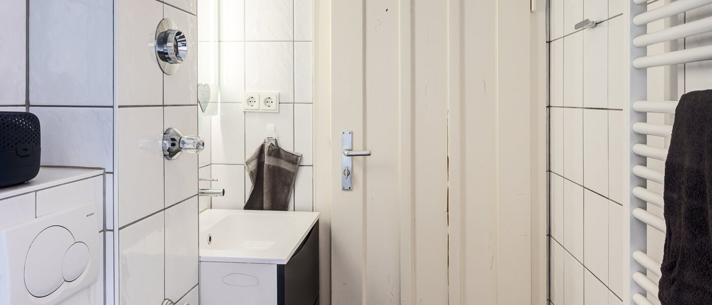 apartment München Schwabing-West (rund um den Hohenzollernplatz) 04 bathroom 10929