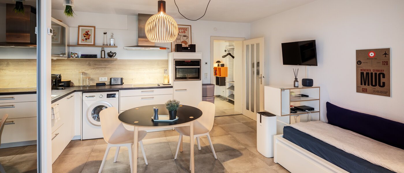 apartment München Schwabing-West (rund um den Hohenzollernplatz) 04 living area 10929