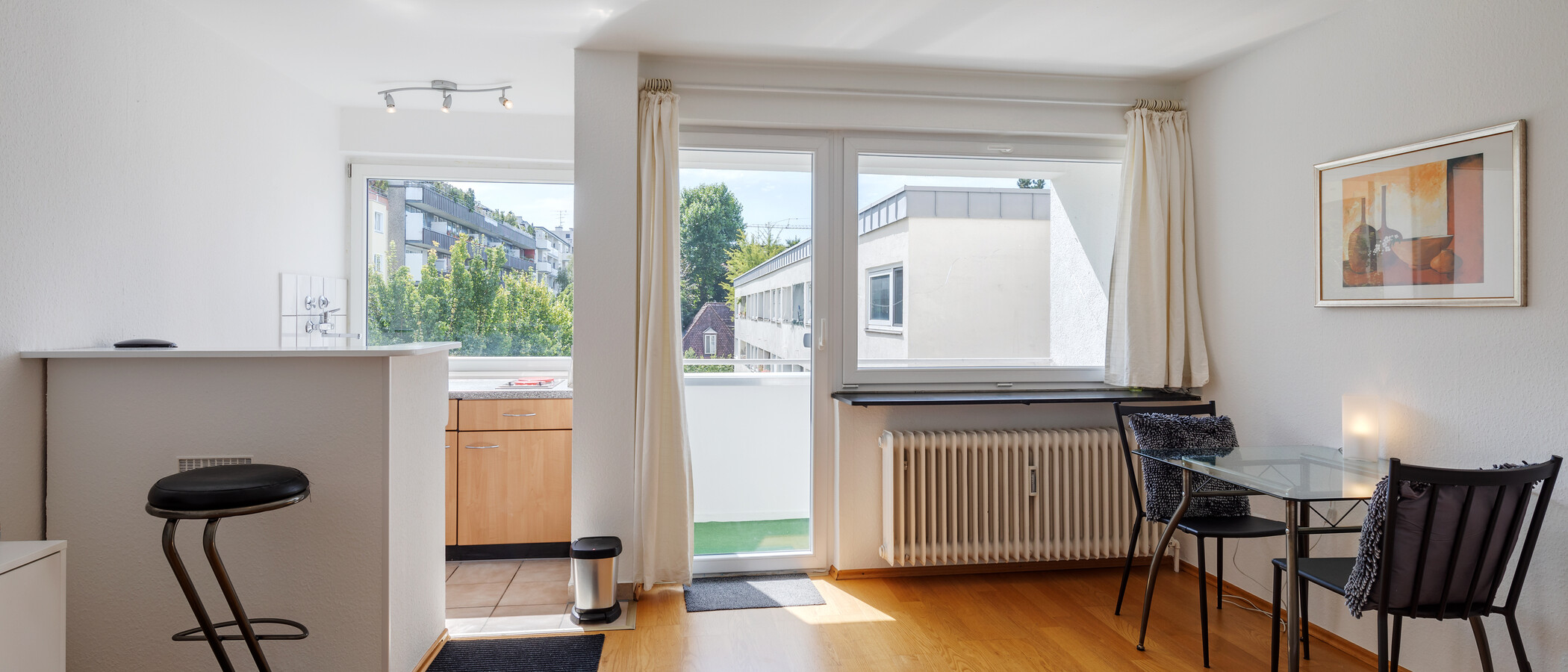 apartment München Schwabing-West (rund um den Hohenzollernplatz) 02 living area 1094
