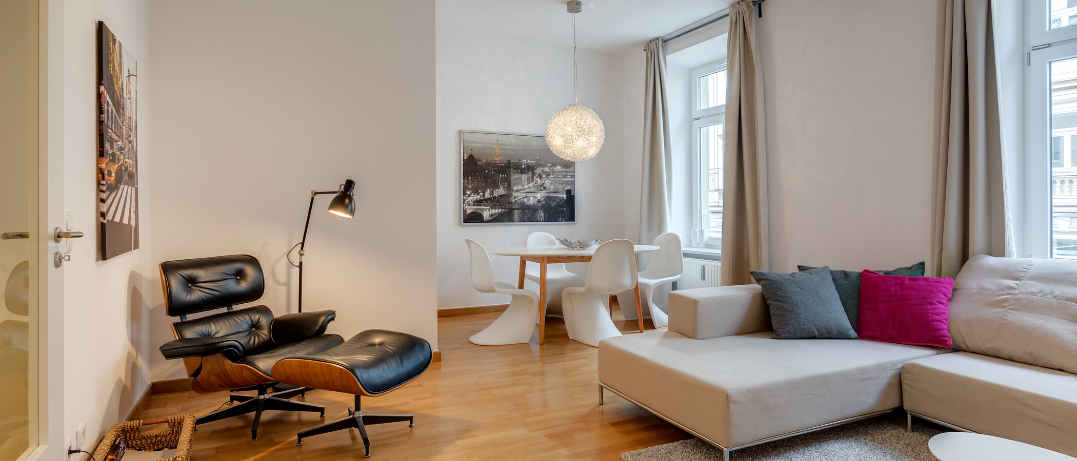 apartment München Glockenbachviertel 01 living room 10946