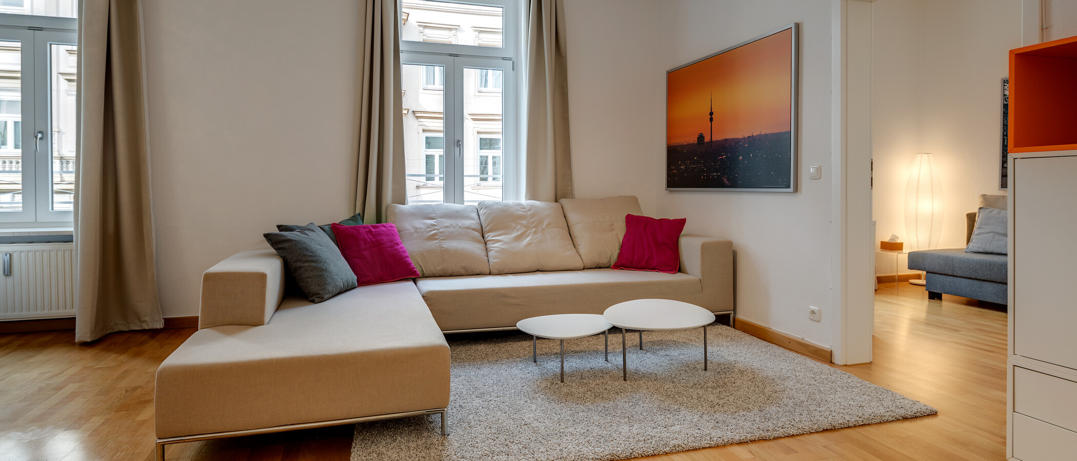 apartment München Glockenbachviertel 04 living room 10946