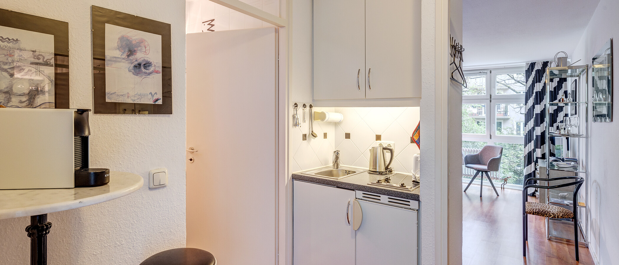 studio München Schwabing (links der Leopoldstraße) 02 kitchen 1095