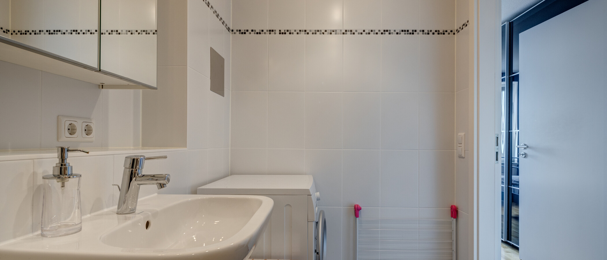 apartment Neubiberg 03 bathroom 10982