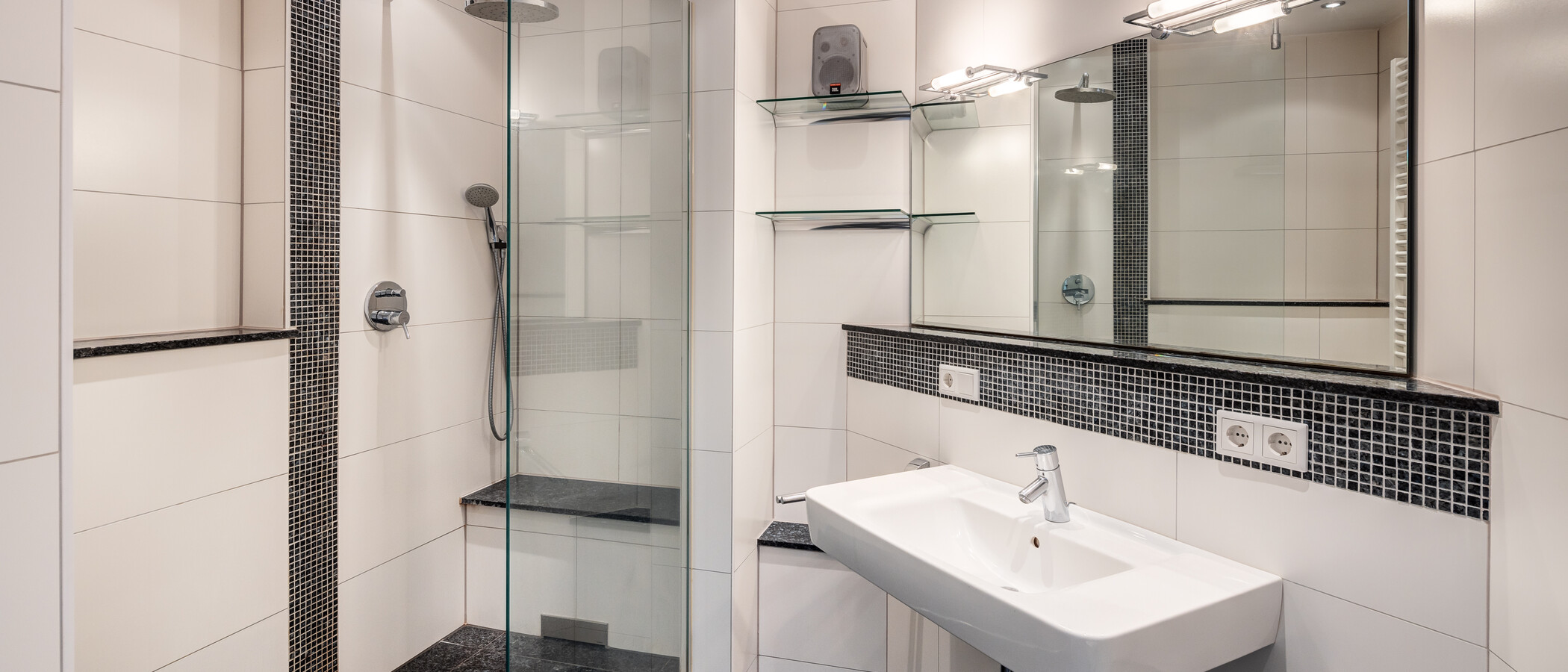 apartment Ismaning 01 bathroom 10988