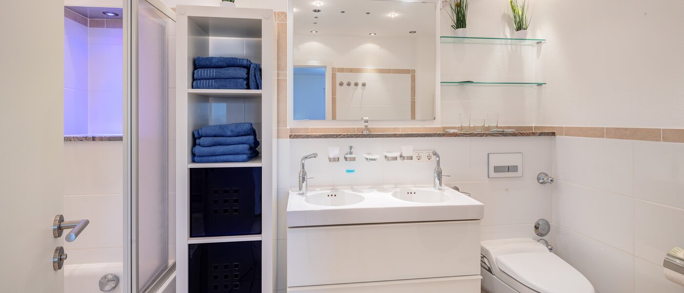 apartment Ismaning 01 bathroom 10991