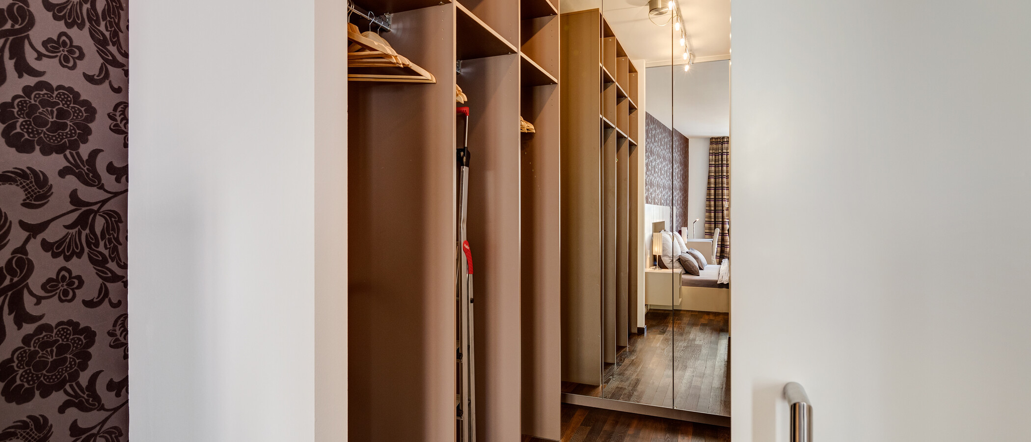 apartment München Altstadt 01 dressing room 11002
