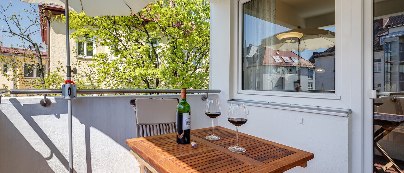 apartment München Neuhausen 02 balcony 11009