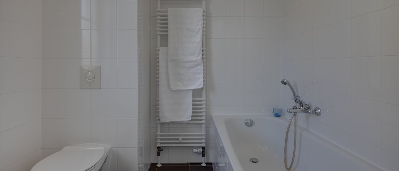 semi-detached house Gröbenzell 03 bathroom 11015