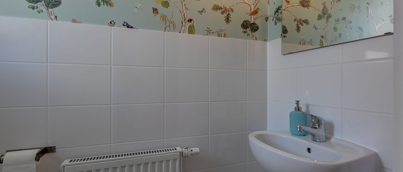 semi-detached house Gröbenzell 01 guest toilet 11015