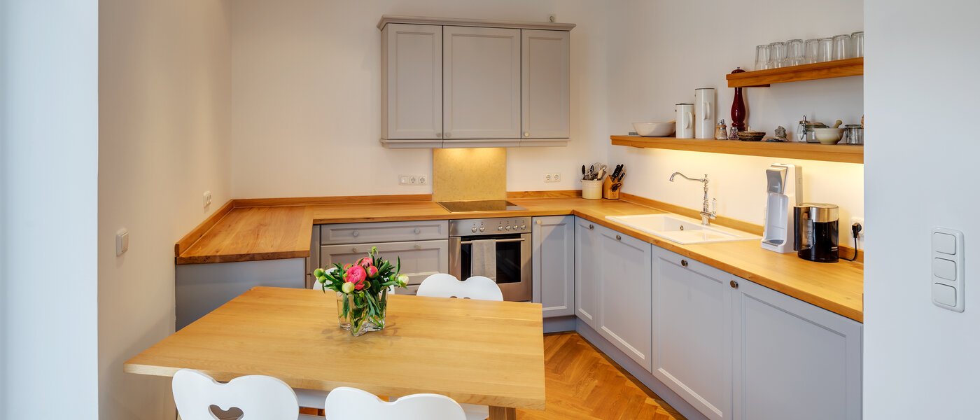 apartment München Neuhausen 01 kitchen 11045