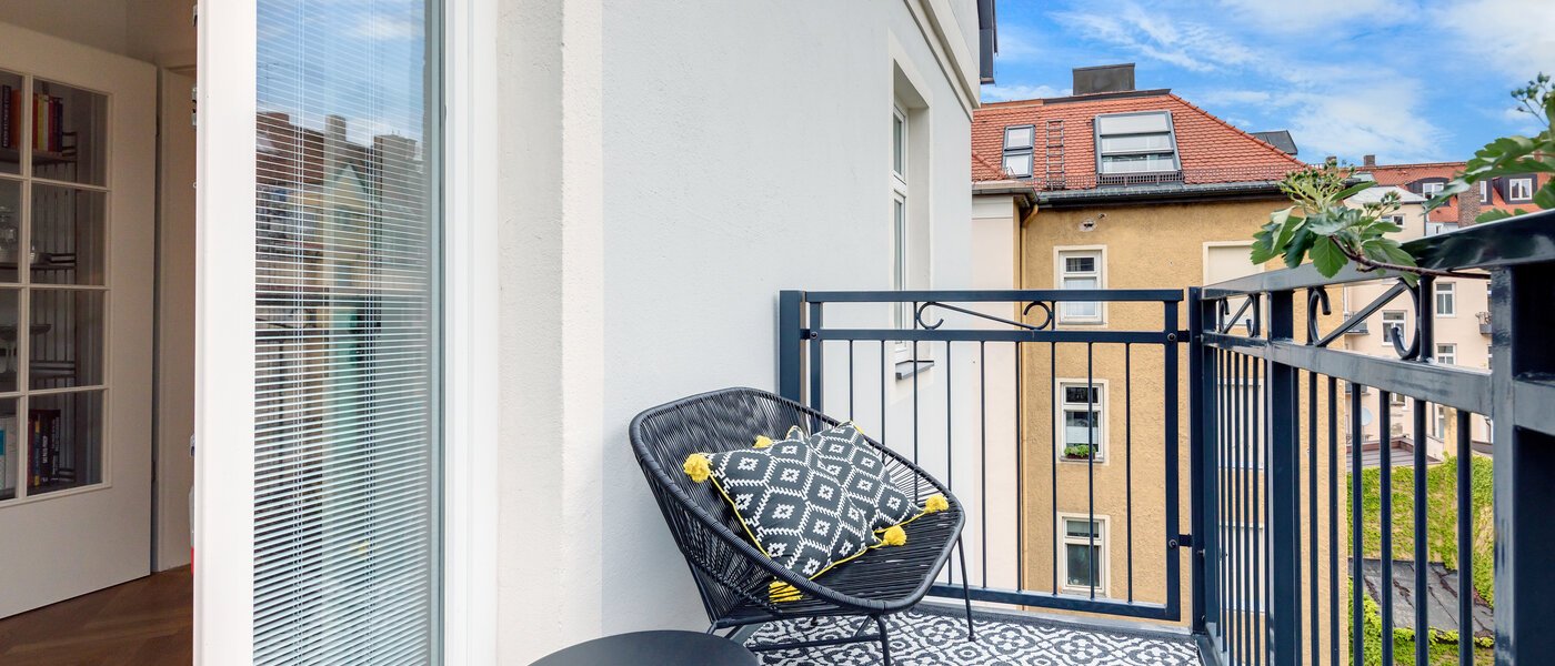 apartment München Neuhausen 01 balcony 11045