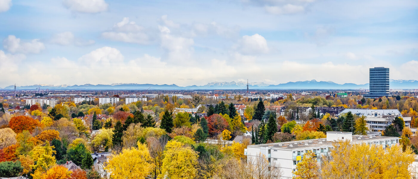 apartment München Arabellapark 02 view 11073