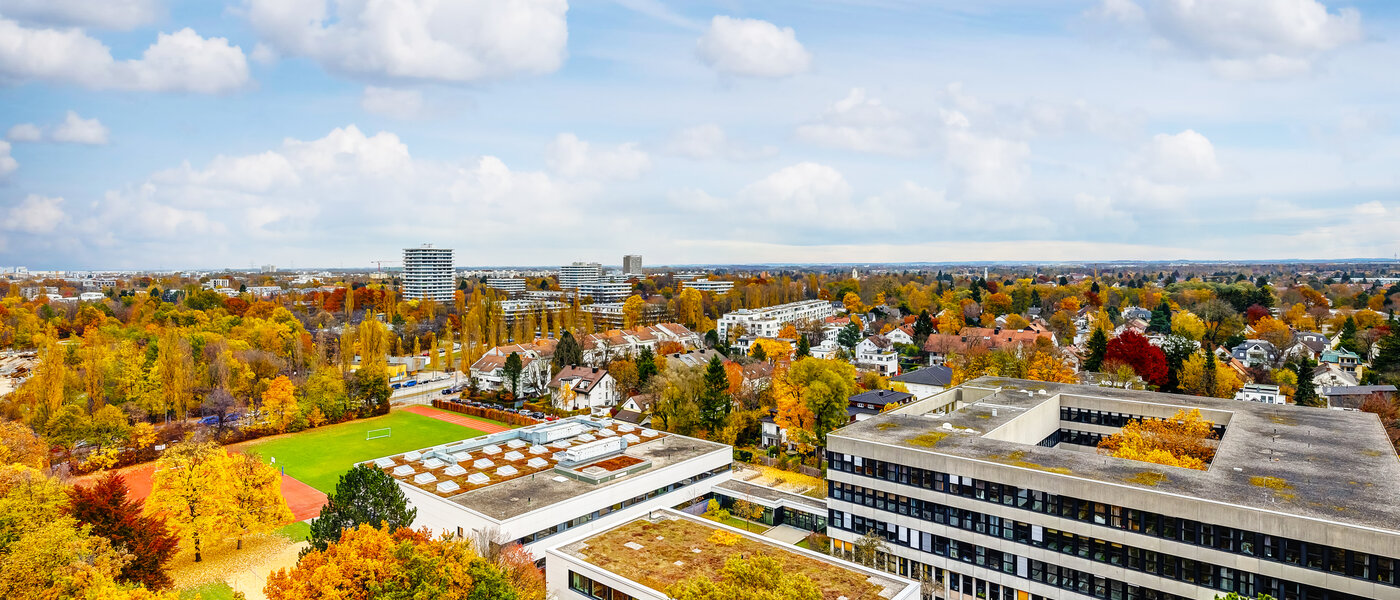 apartment München Arabellapark 03 view 11073