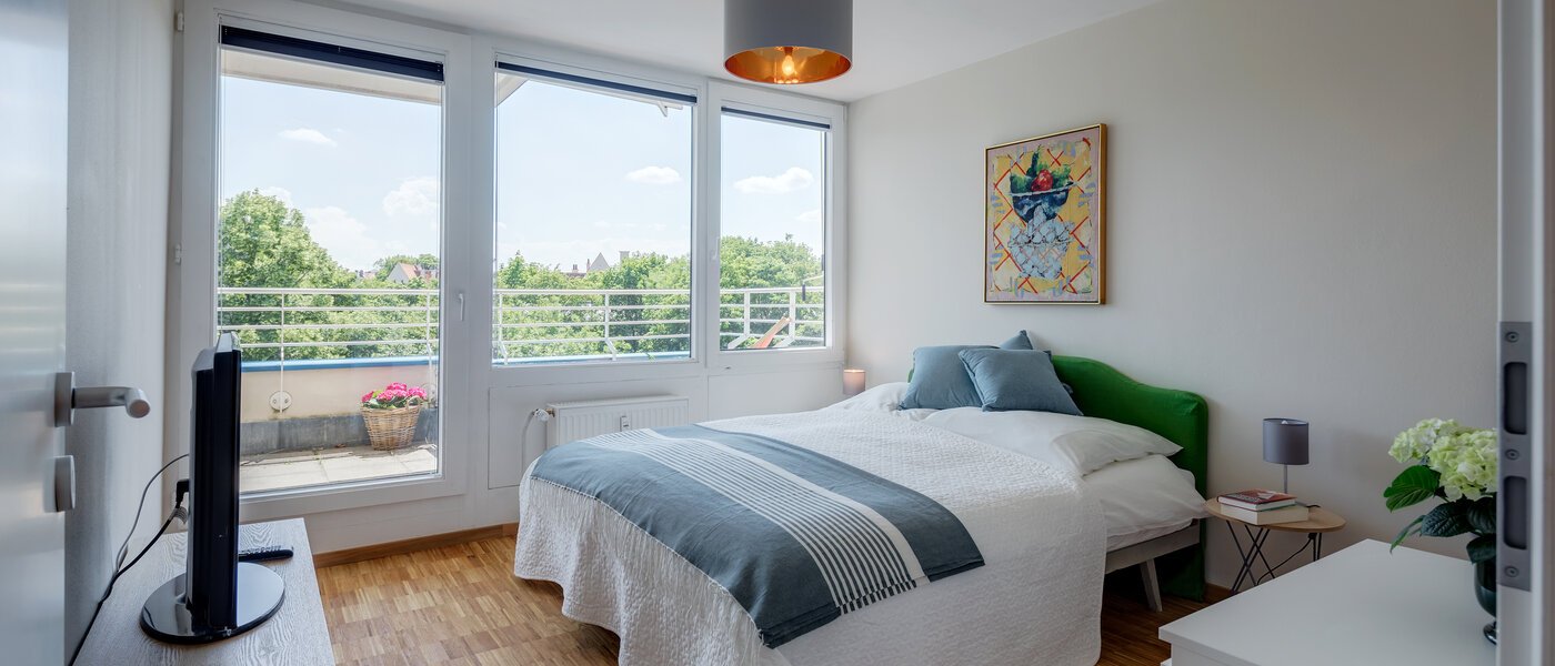 roof terrace apartment München Bogenhausen 01 bedroom 11076