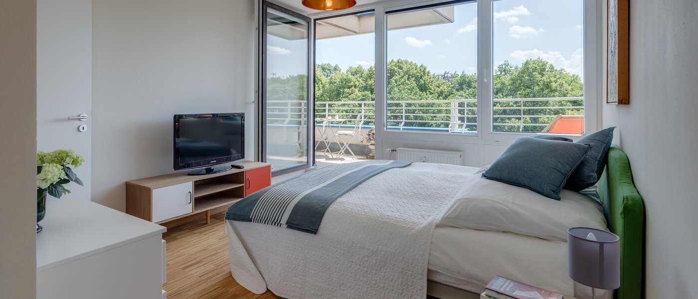 roof terrace apartment München Bogenhausen 02 bedroom 11076