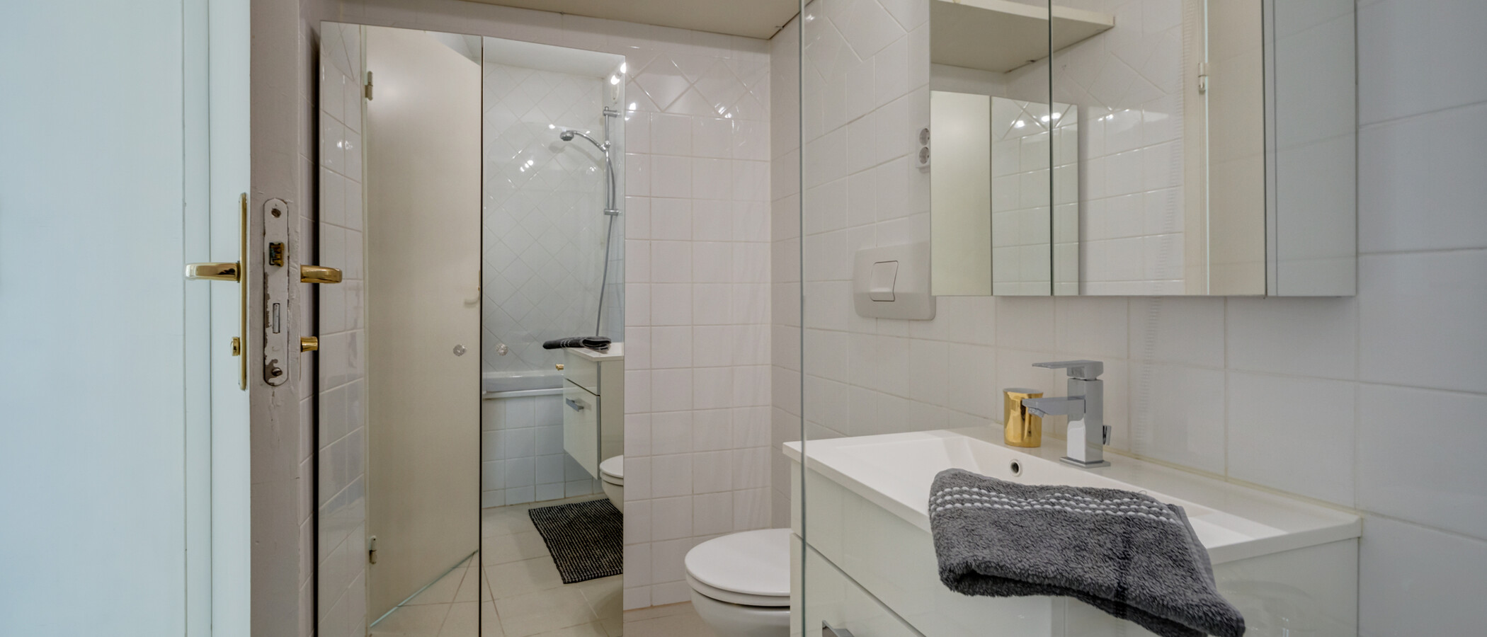 apartment München Johanneskirchen 03 bathroom 1110
