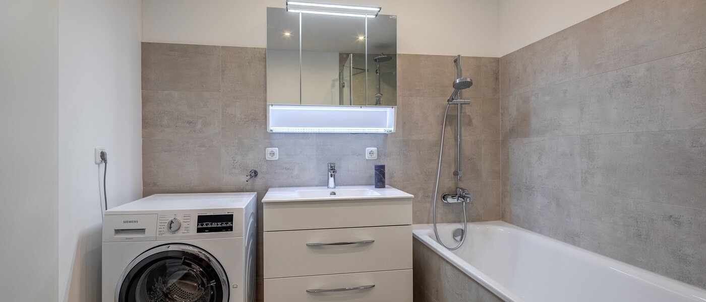 apartment München Maxvorstadt 02 bathroom 11124