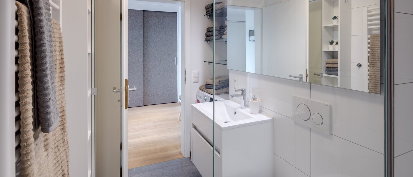 apartment München Schwabing 02 bathroom 11155